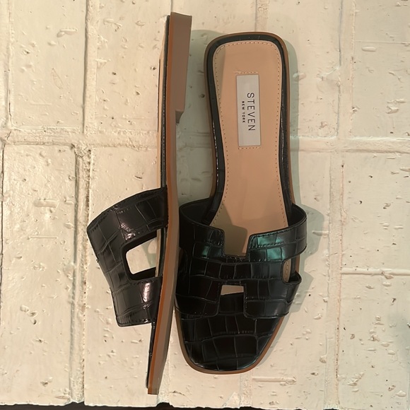 STEVEN New York black leather open toe slides size 8. Worn once! - Picture 2 of 5